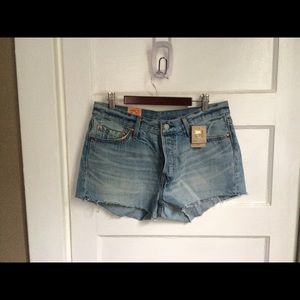 NWT Levi 501 shorts